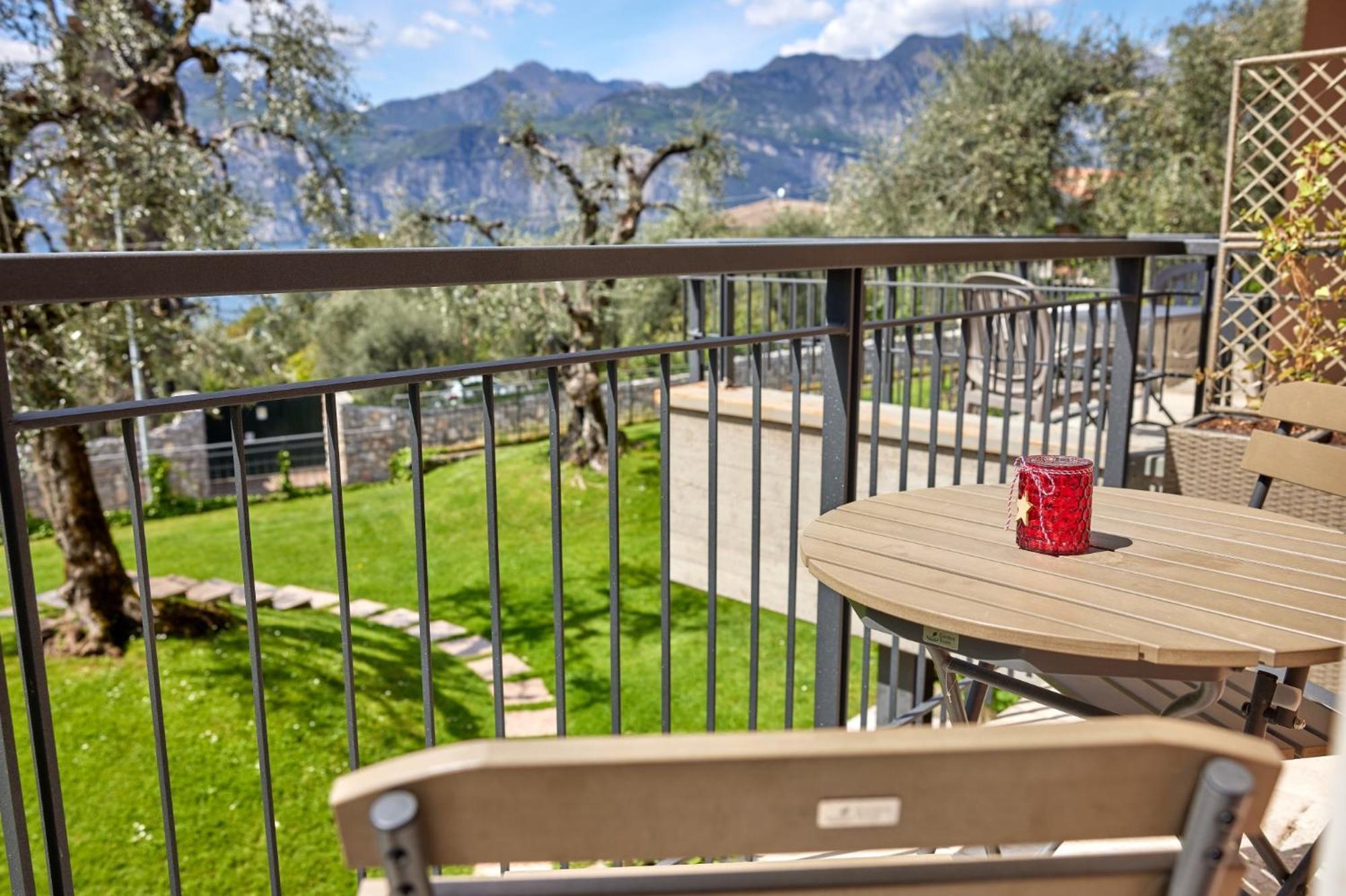 Callalillyjardin Malcesine Luaran gambar