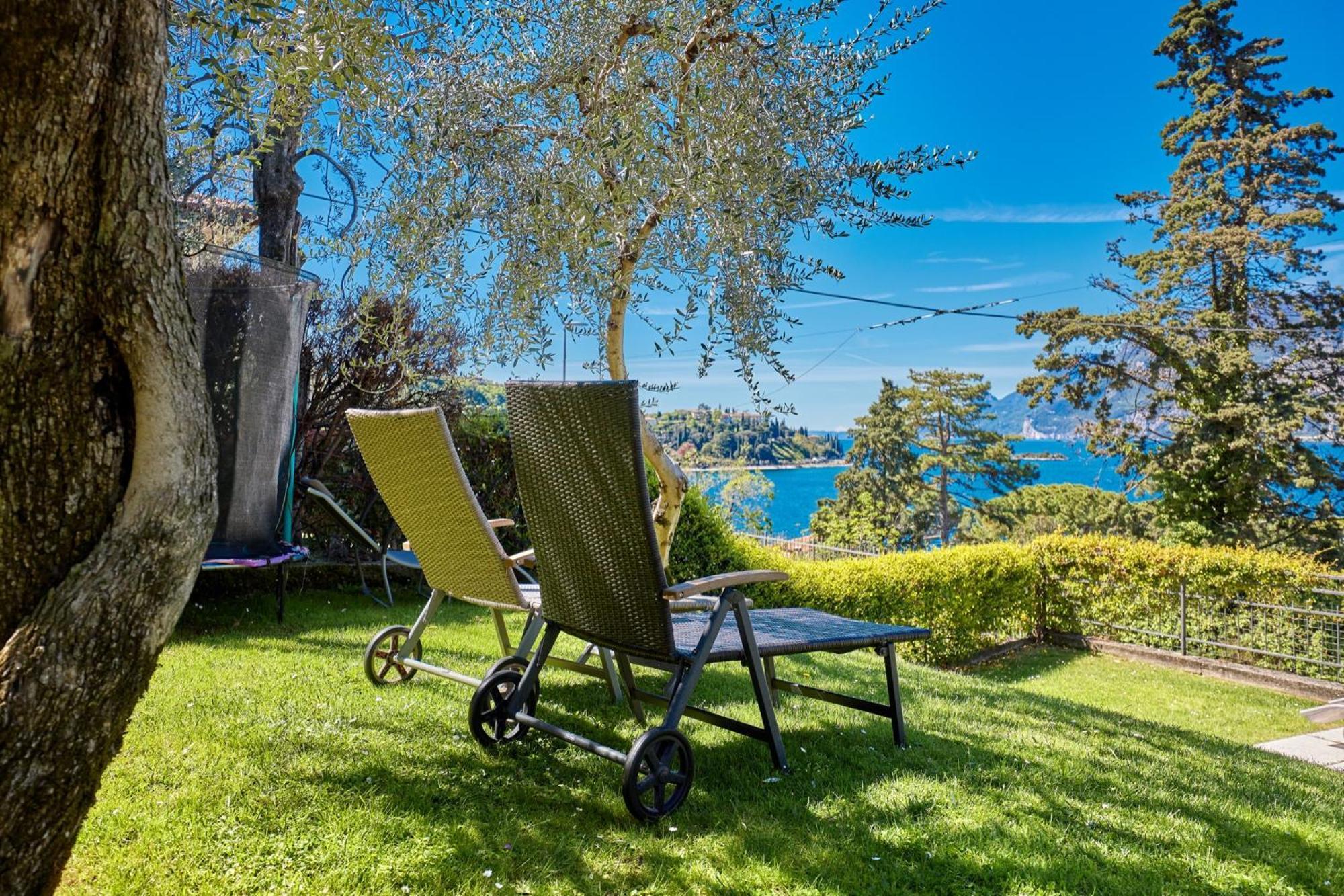 Callalillyjardin Malcesine Luaran gambar