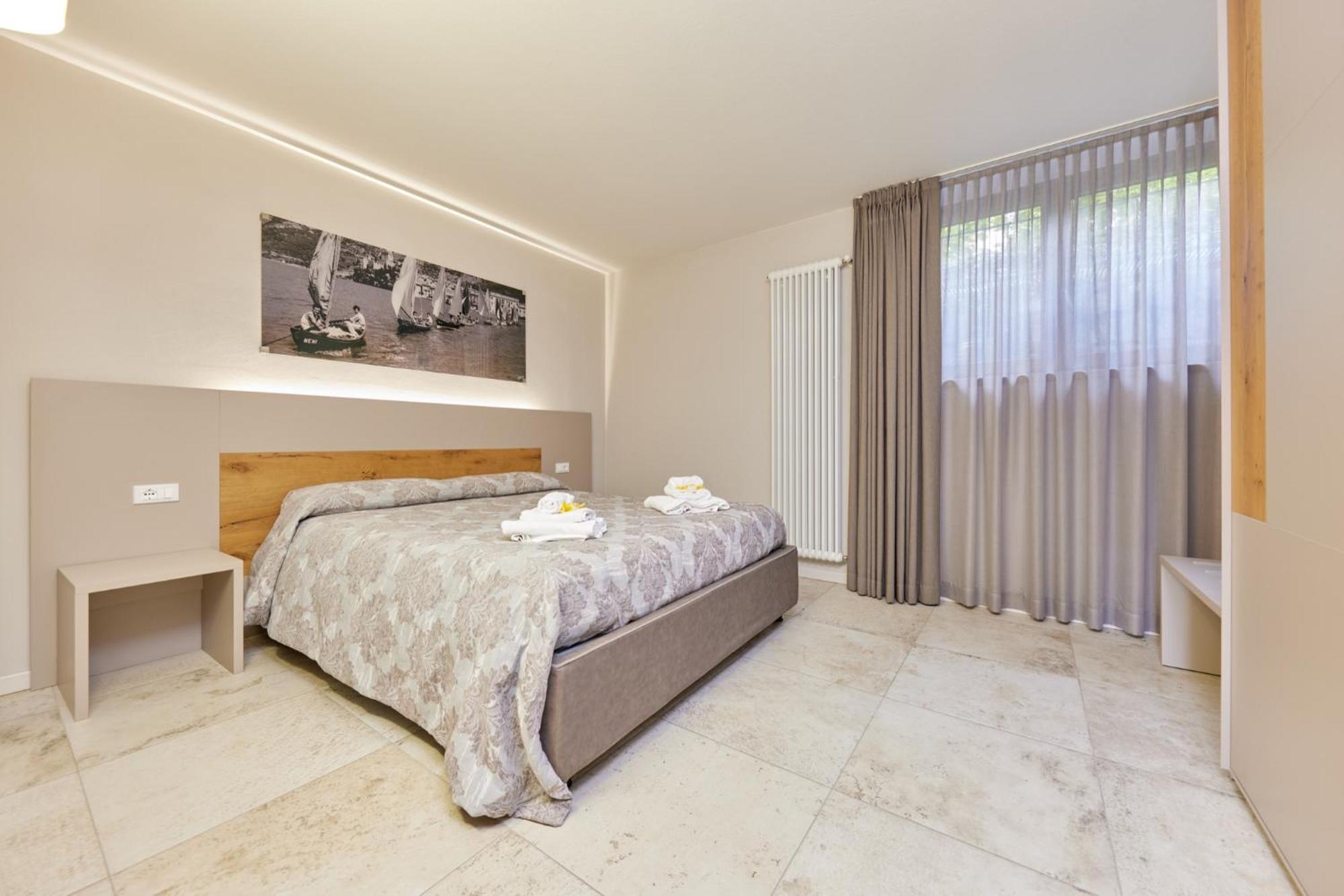 Callalillyjardin Malcesine Luaran gambar