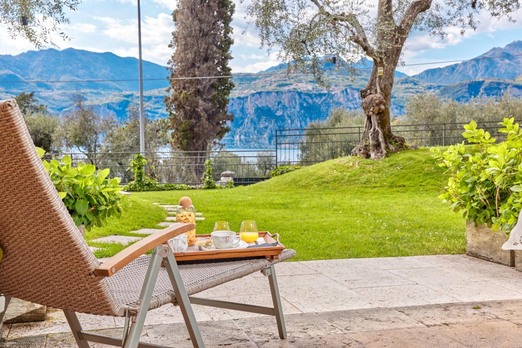 Callalillyjardin Malcesine Luaran gambar