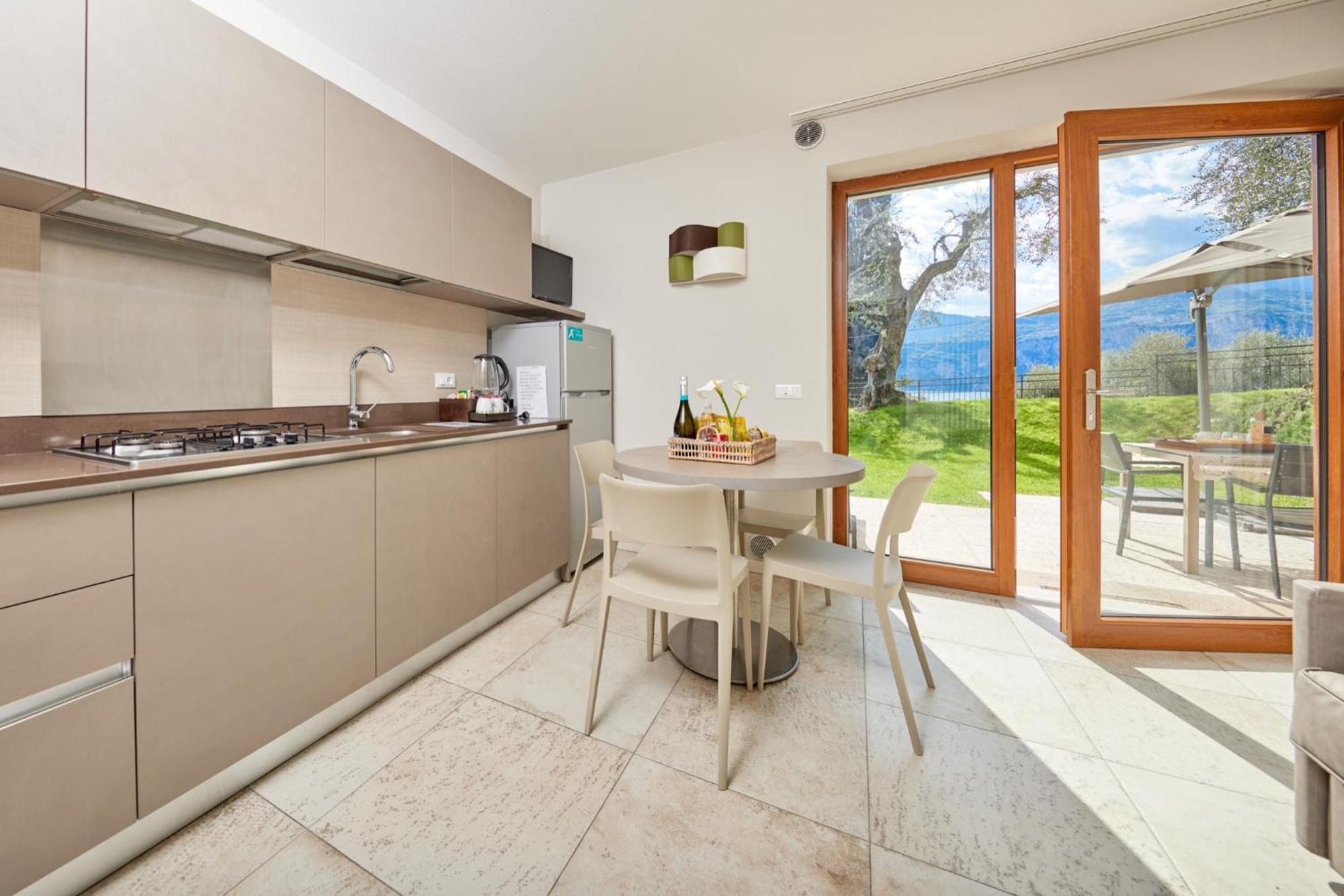 Callalillyjardin Malcesine Luaran gambar