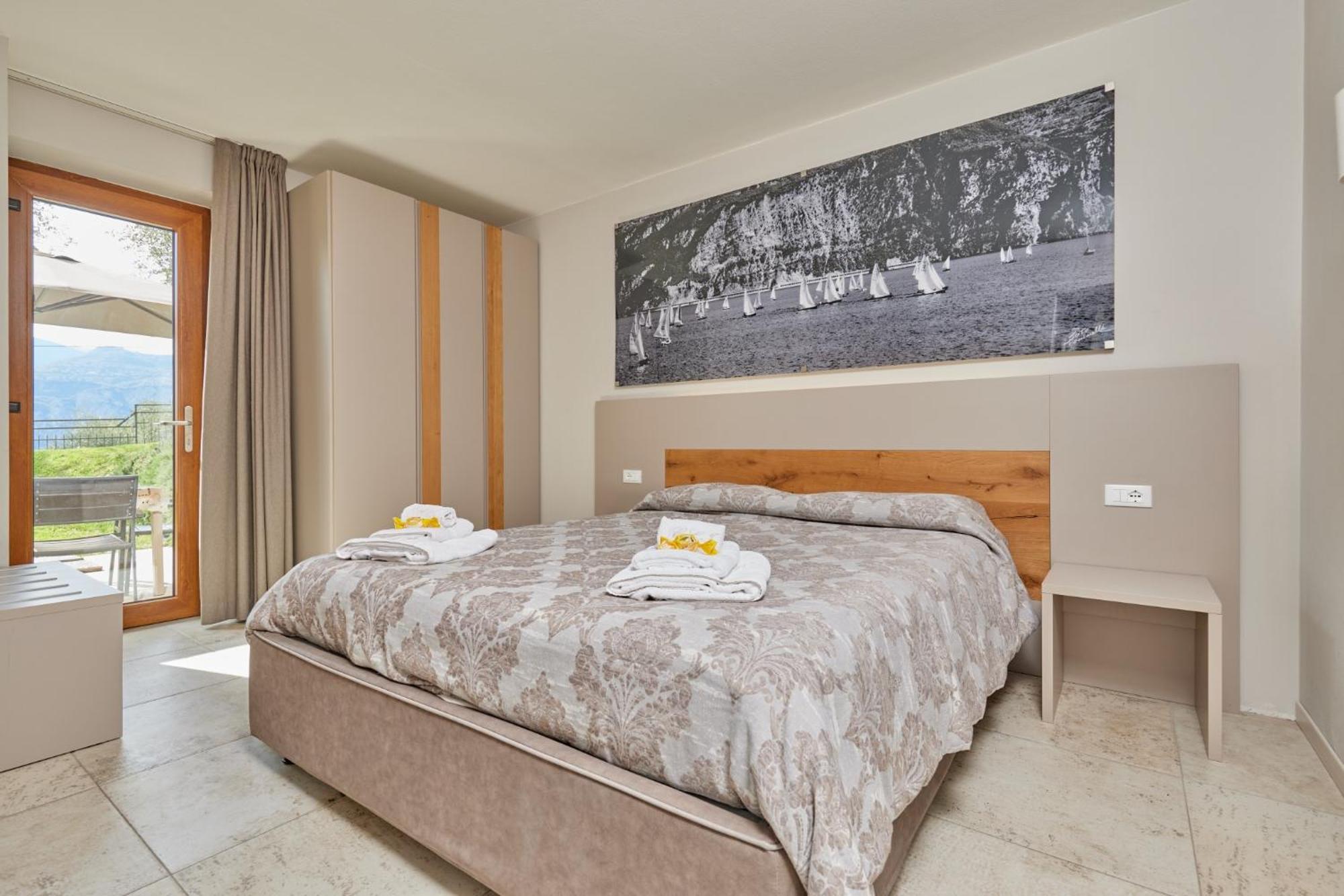 Callalillyjardin Malcesine Luaran gambar