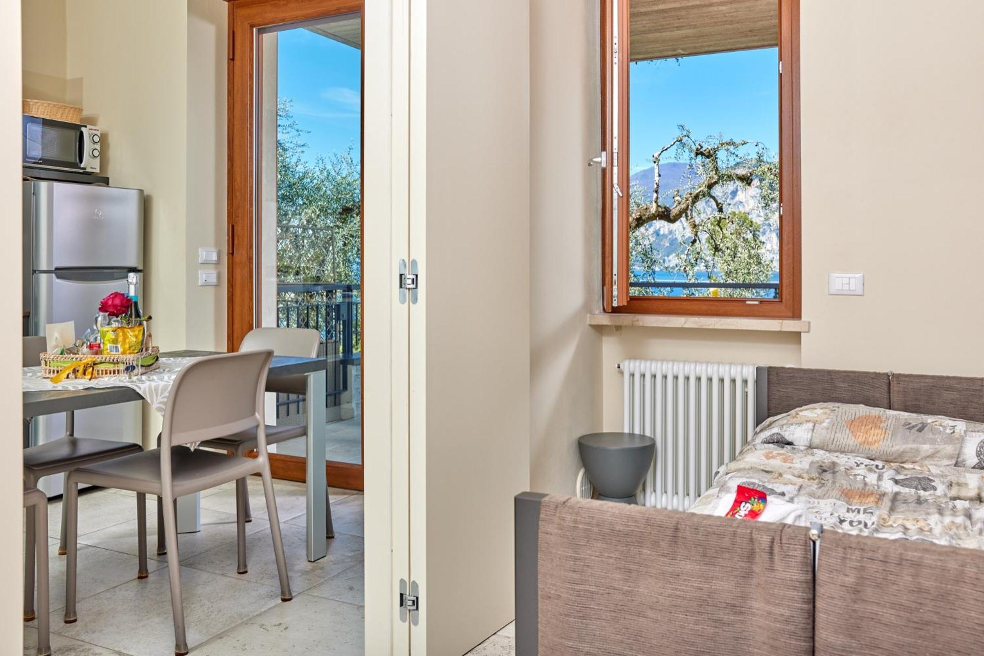 Callalillyjardin Malcesine Luaran gambar