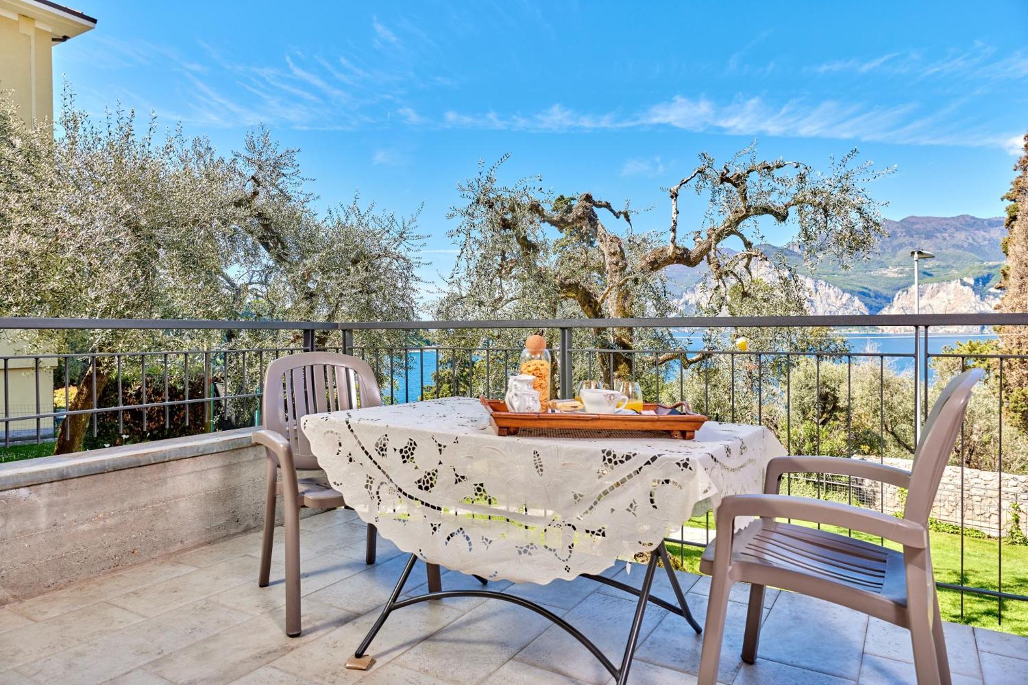 Callalillyjardin Malcesine Luaran gambar